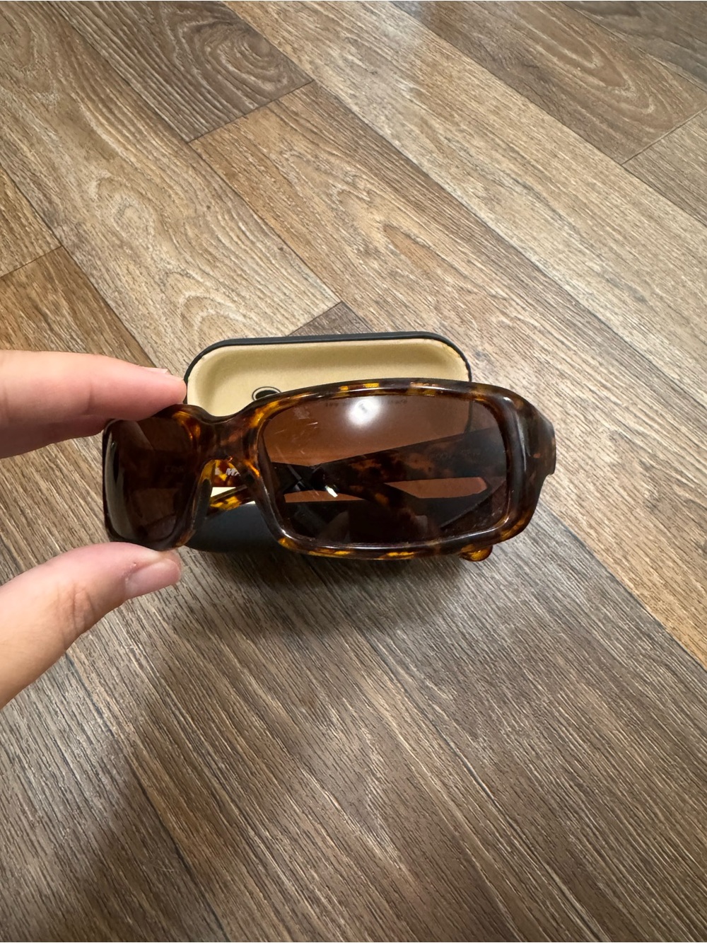 Costa Women's Tortoiseshell Brown Lens Sunglasses - Picture 2 of 7